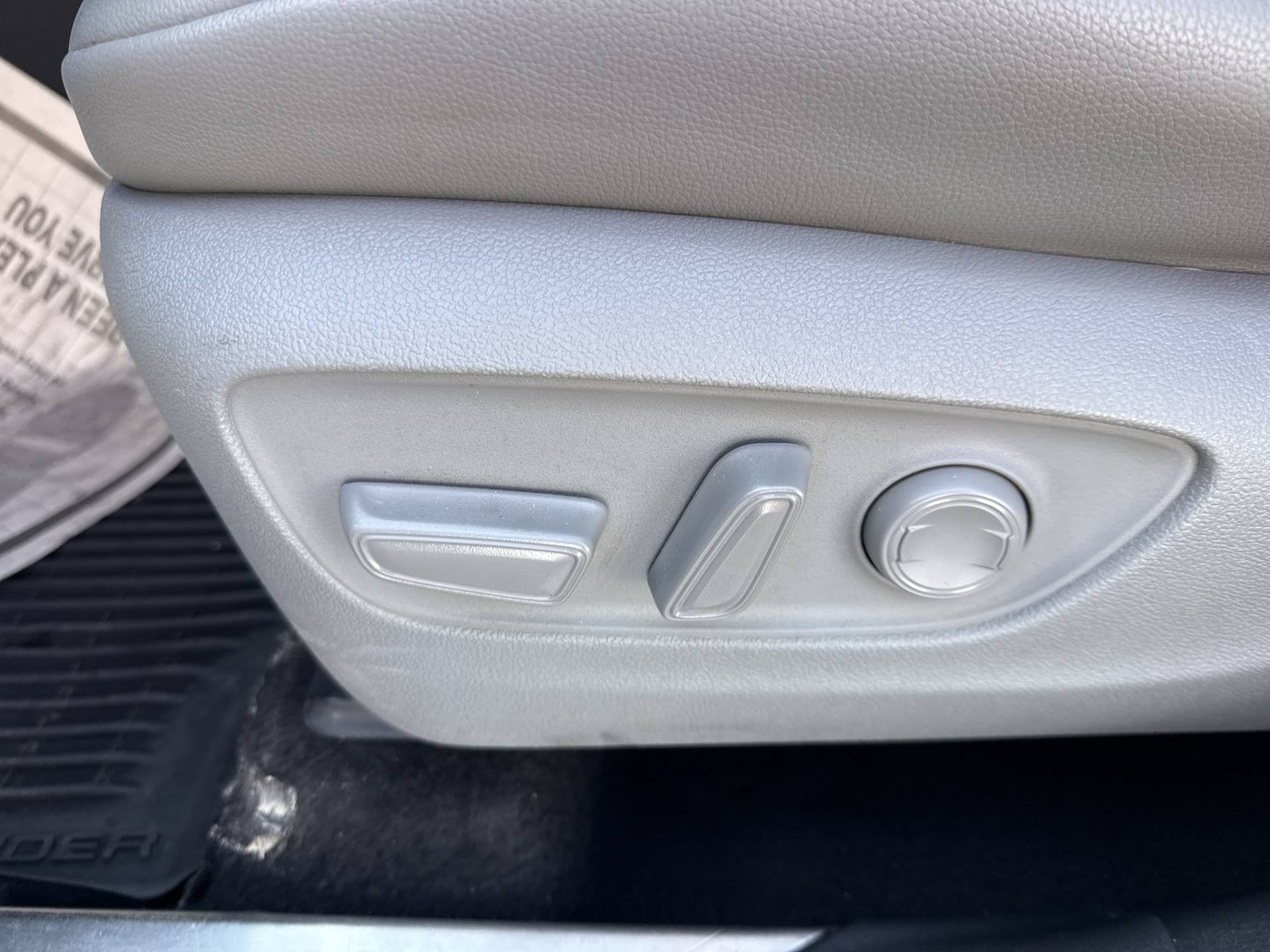 Certified 2021 Toyota Highlander XLE FWD image 14