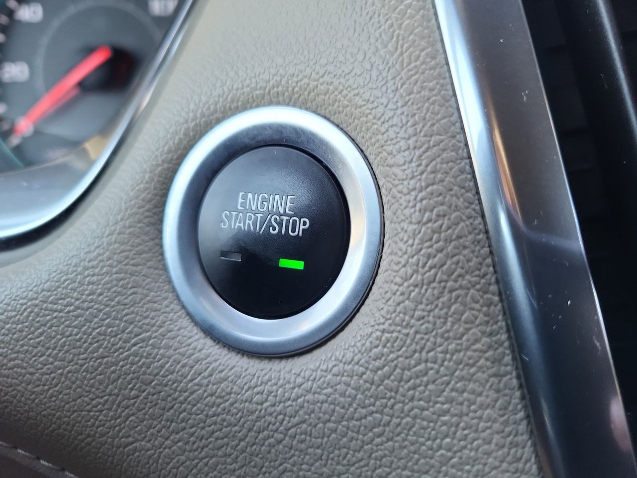 Used 2023 Chevrolet Traverse LS image 22