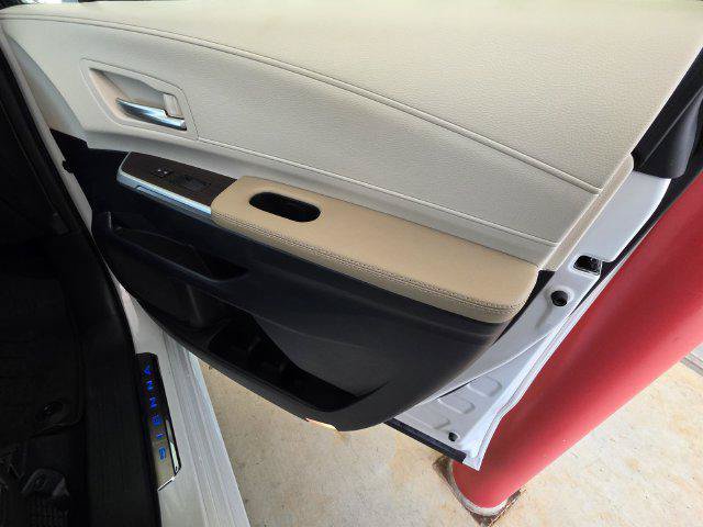 Certified 2024 Toyota Sienna XLE FWD image 35