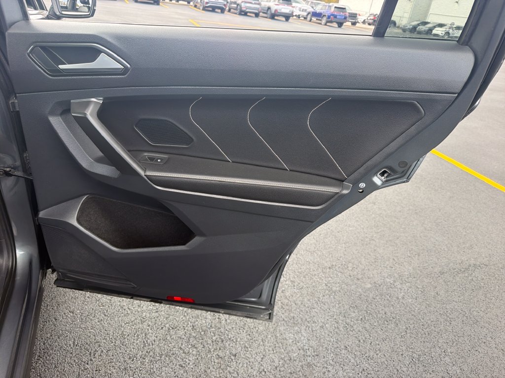 Certified 2023 Volkswagen Tiguan SE w/ Panoramic Sunroof Package FWD image 23