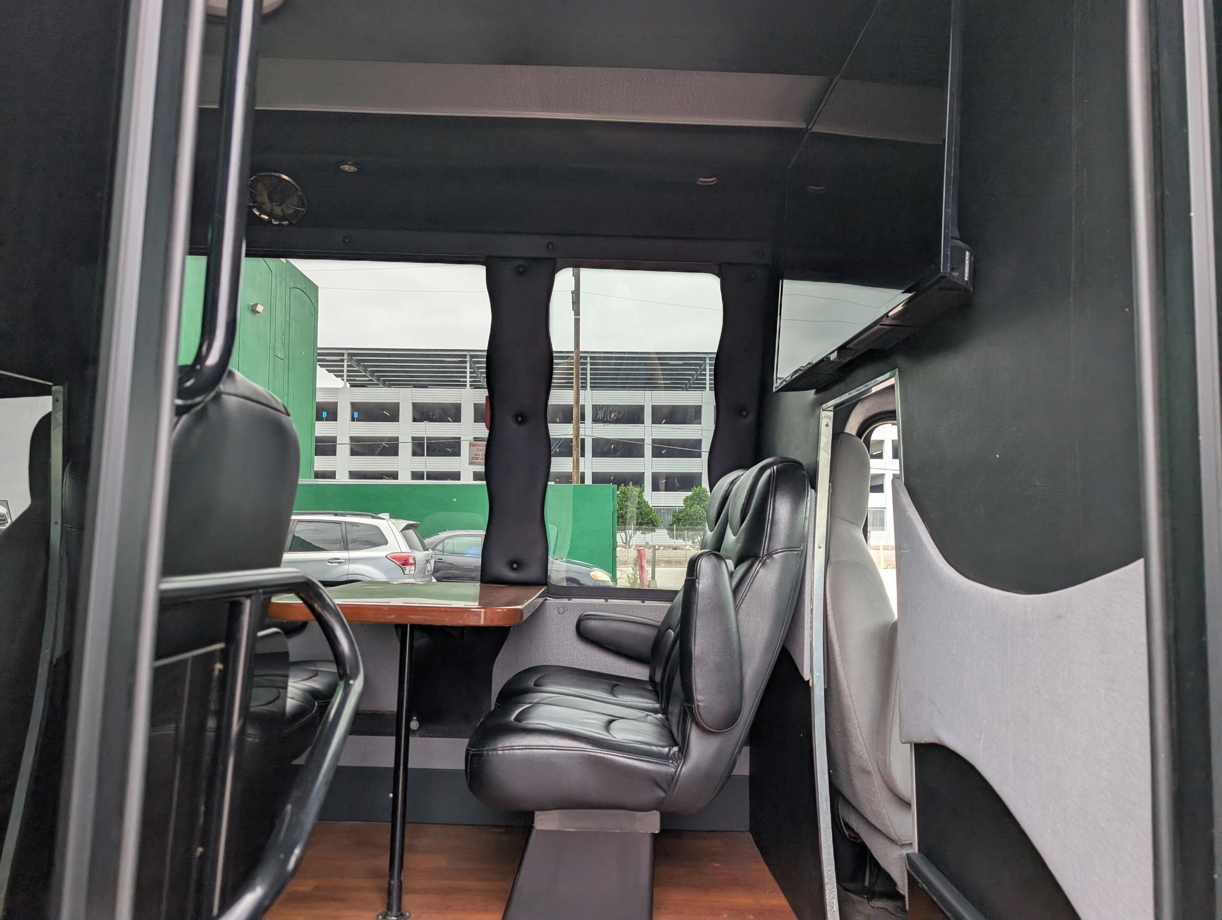 Used 2012 Ford E-350 and Econoline 350 Super Duty w/ Shuttle Bus Prep Pkg RWD image 22