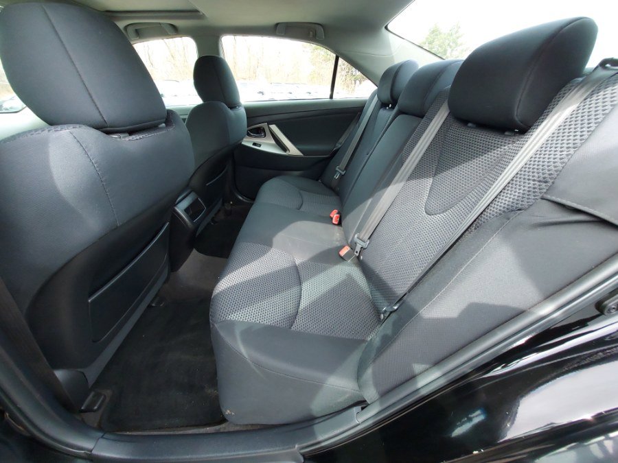 Used 2010 Toyota Camry SE FWD image 9