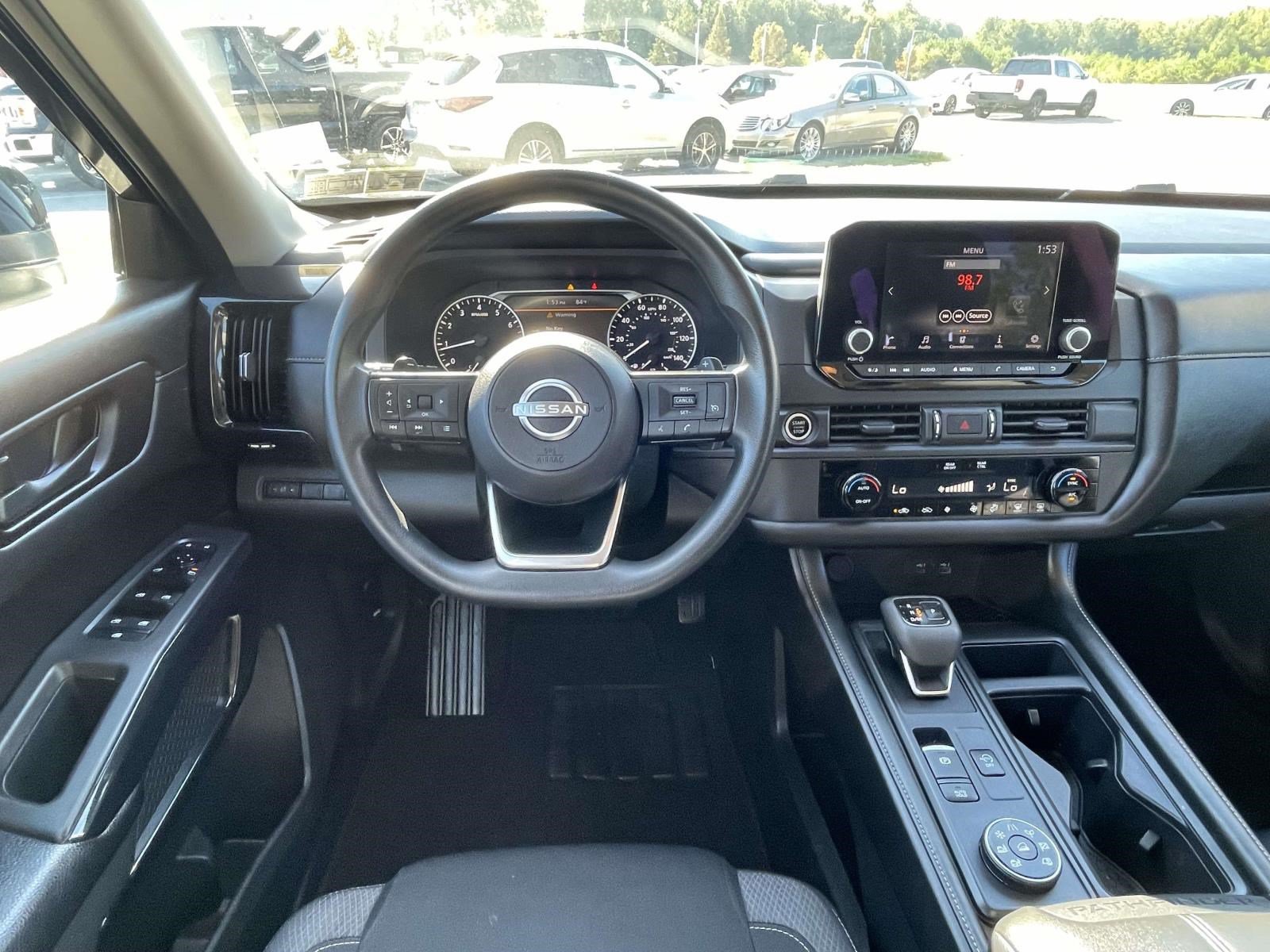 Used 2024 Nissan Pathfinder S AWD/4WD image 14