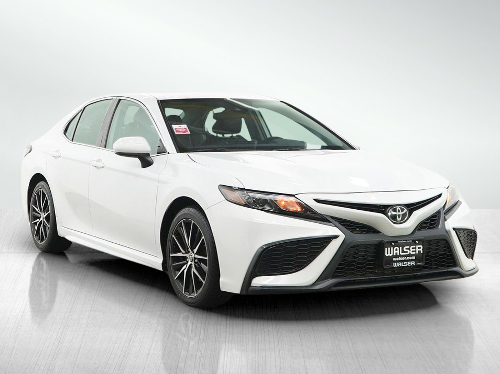 Used 2021 Toyota Camry SE w/ Carpet Mat Package (TMS) FWD image 7