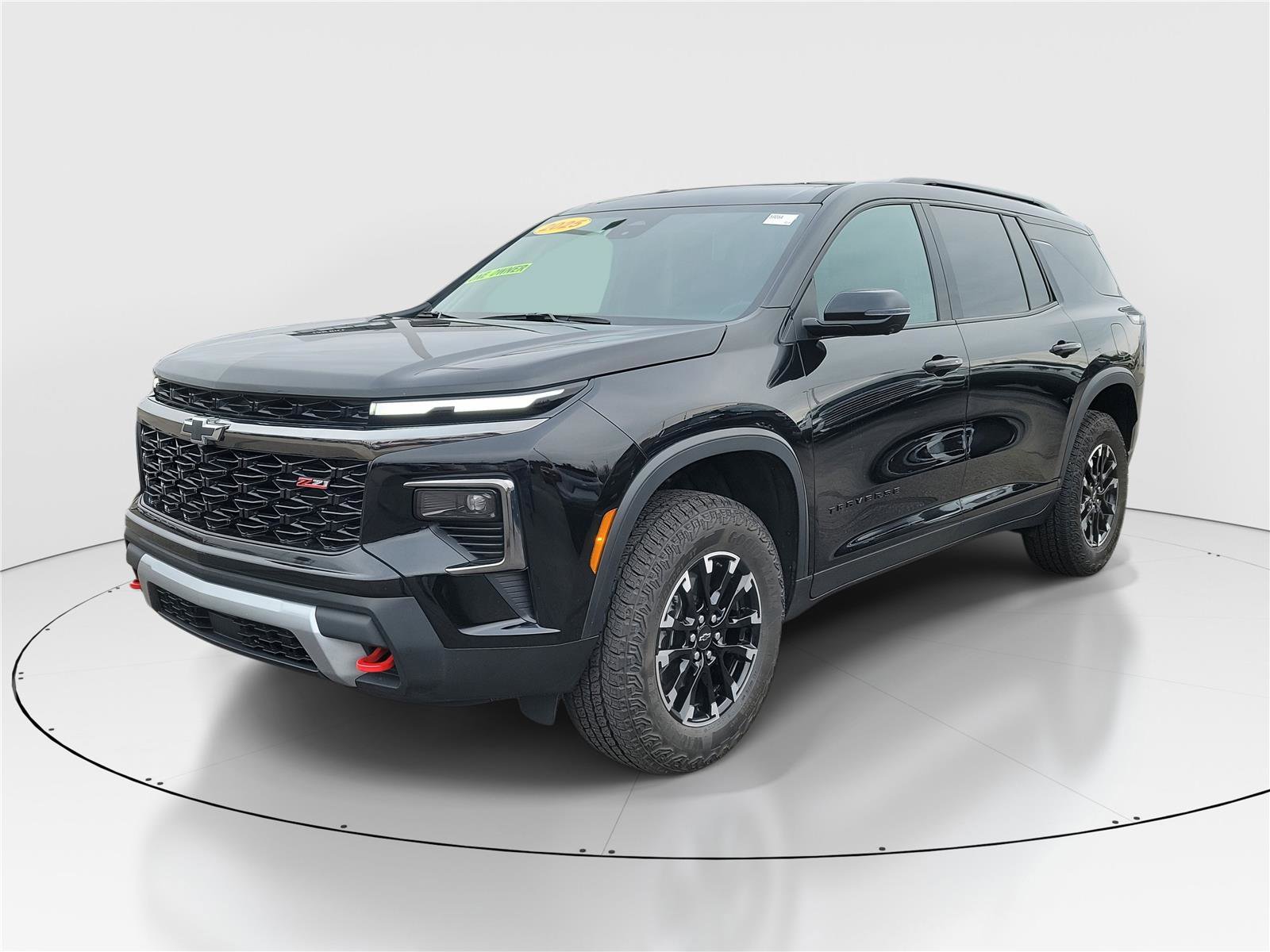 Used 2025 Chevrolet Traverse Z71 w/ Driver Confidence Package AWD/4WD image 2