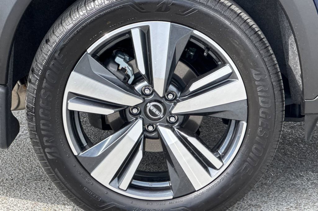 Used 2025 Nissan Rogue SL image 25