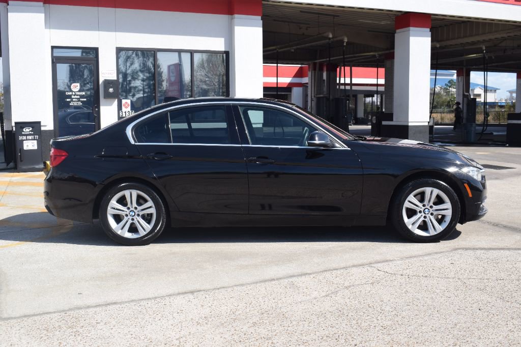 Used 2018 BMW 330i Sedan w/ Convenience Package image 3
