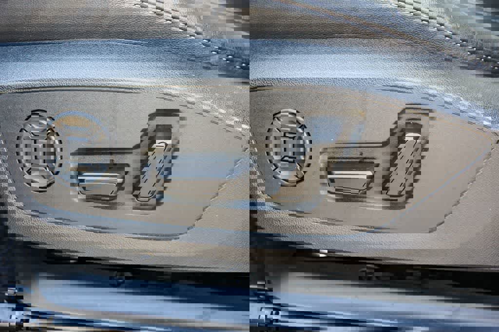 Used 2025 Audi Q6 e-tron Premium w/ Convenience Package image 20