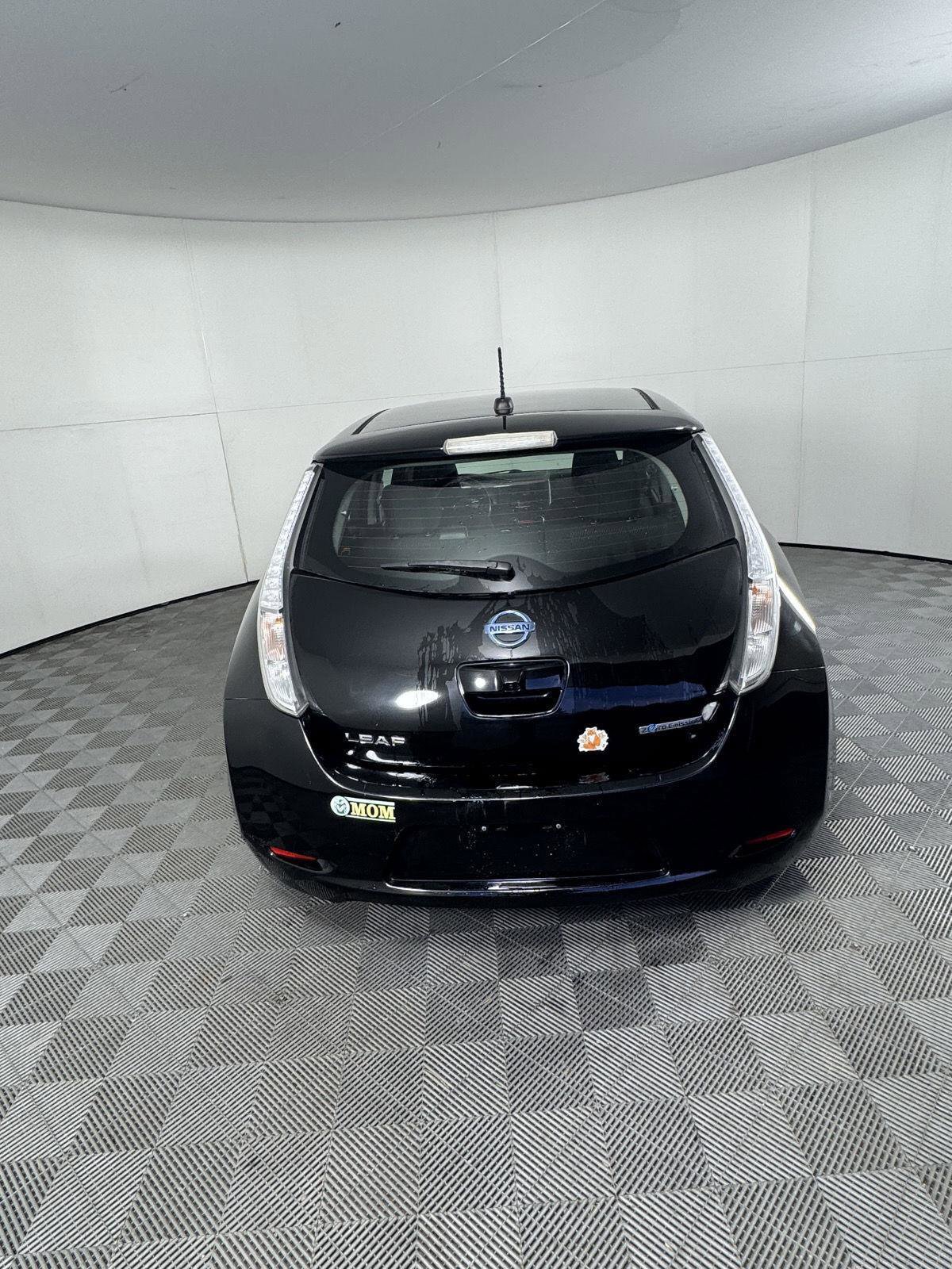 Used 2015 Nissan Leaf S w/ Charge Package image 9