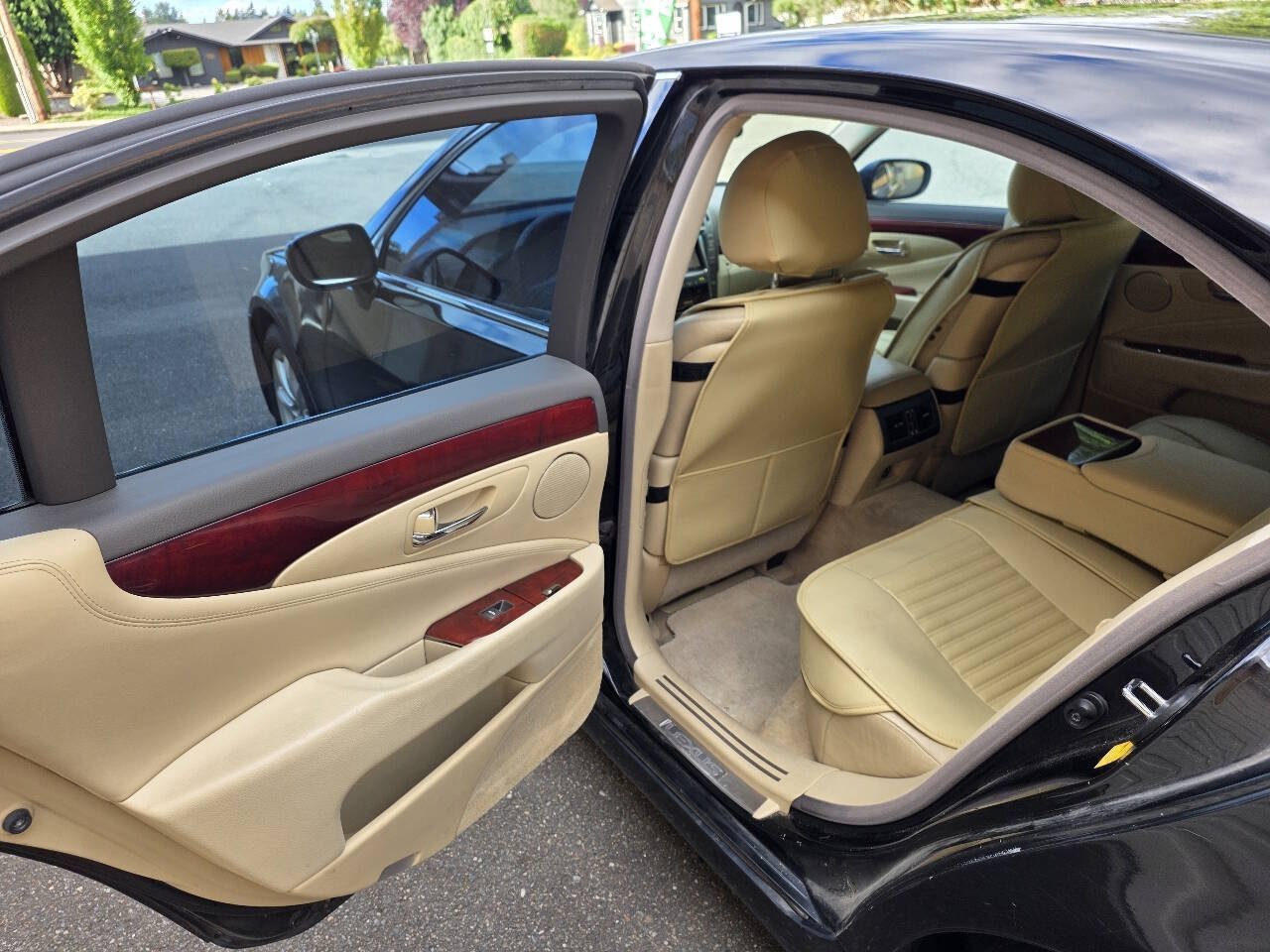 Used 2008 Lexus LS 460 w/ Comfort Pkg RWD image 13
