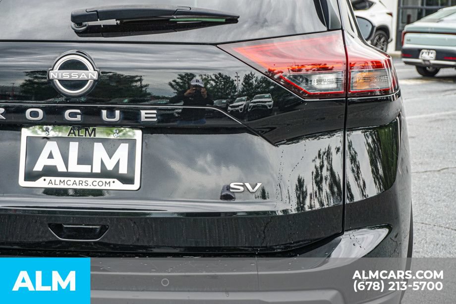 Used 2024 Nissan Rogue SV FWD image 12