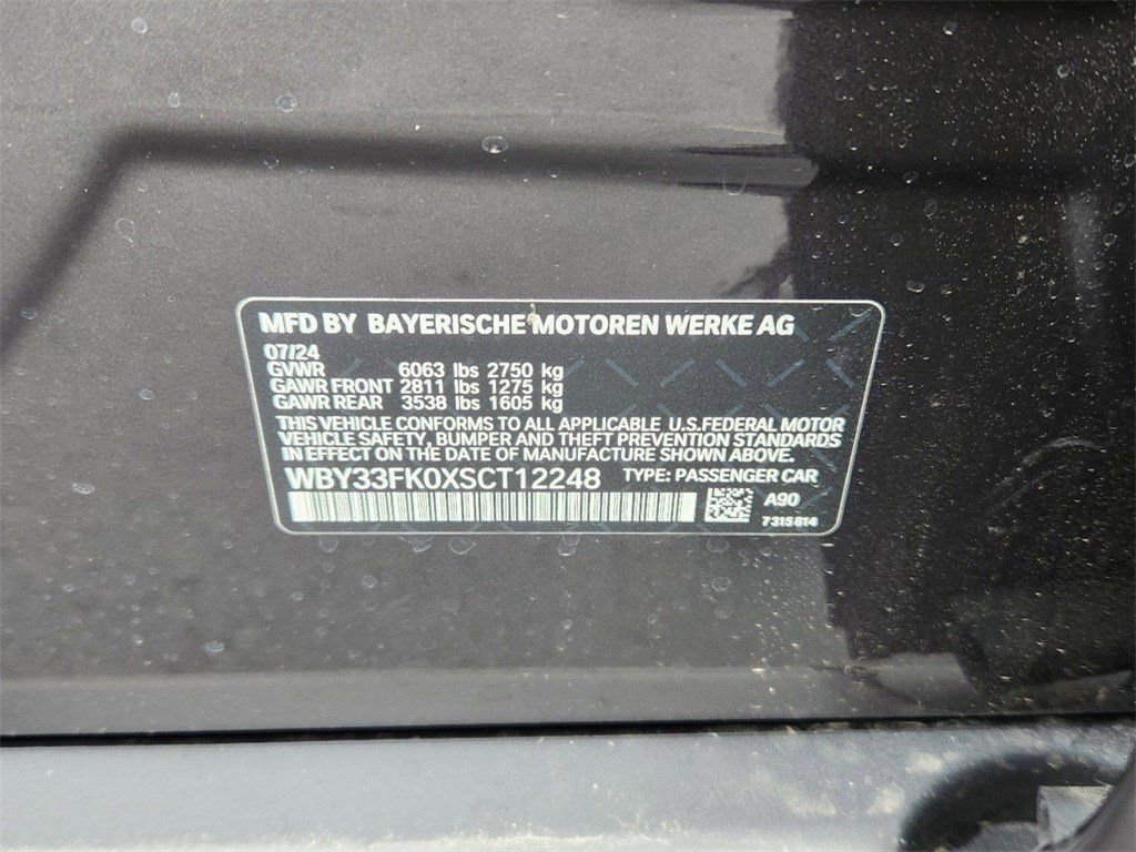 Used 2025 BMW i5 eDrive40i w/ Premium Package image 21