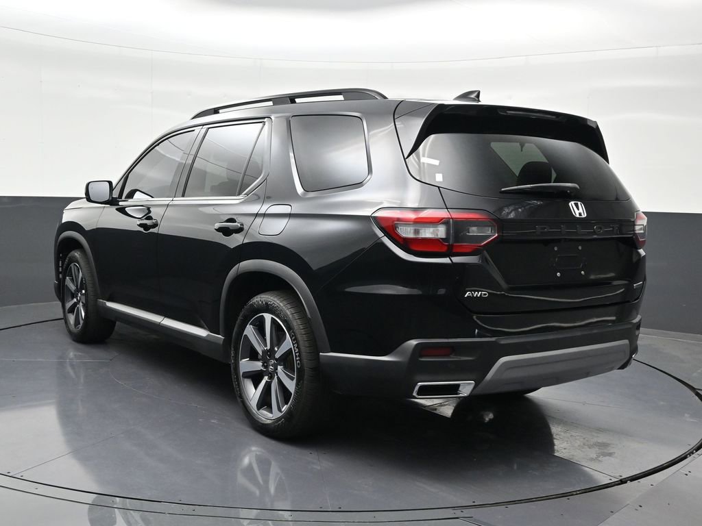 Used 2023 Honda Pilot Touring image 3