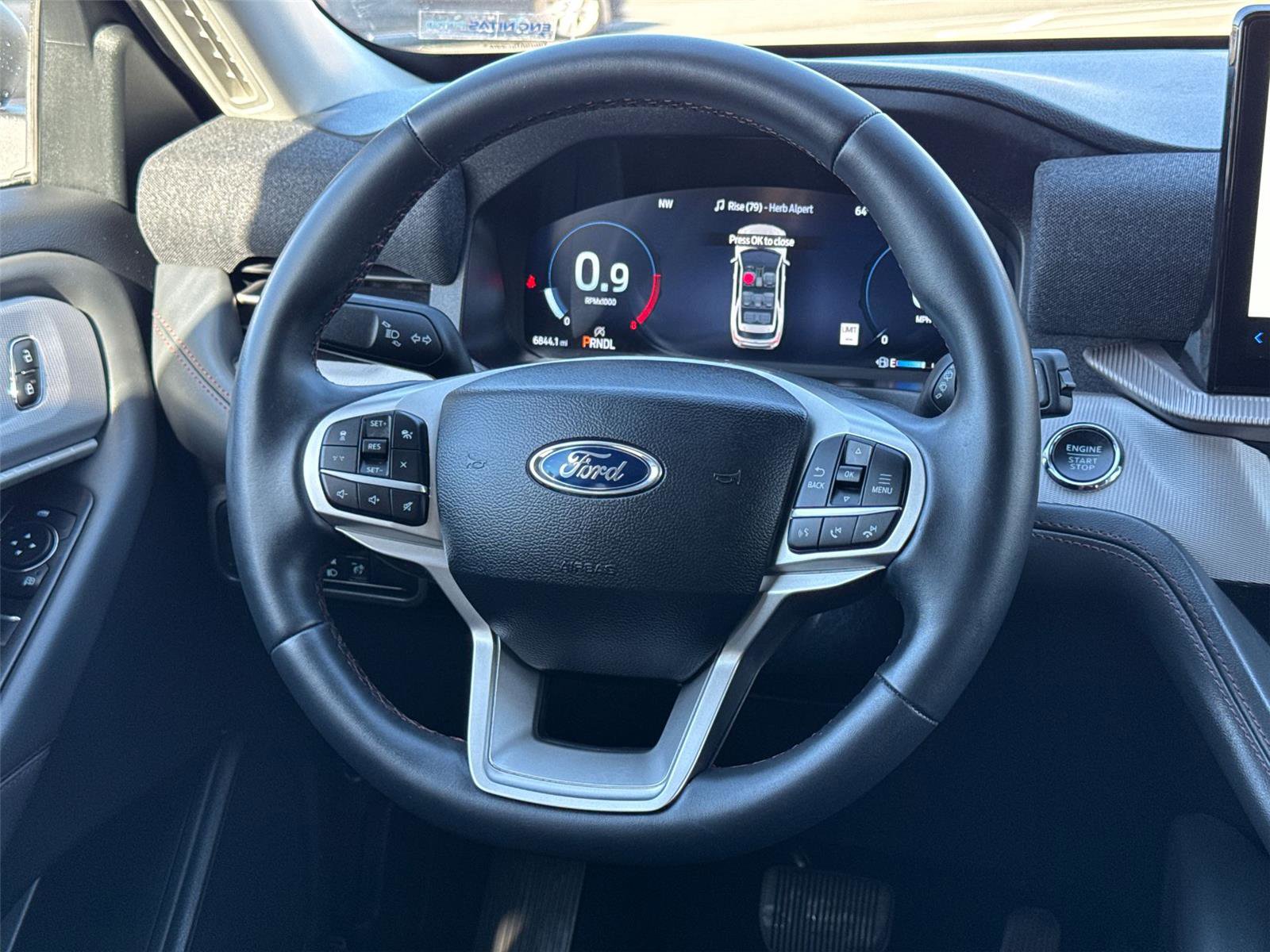 Used 2025 Ford Explorer Active image 24