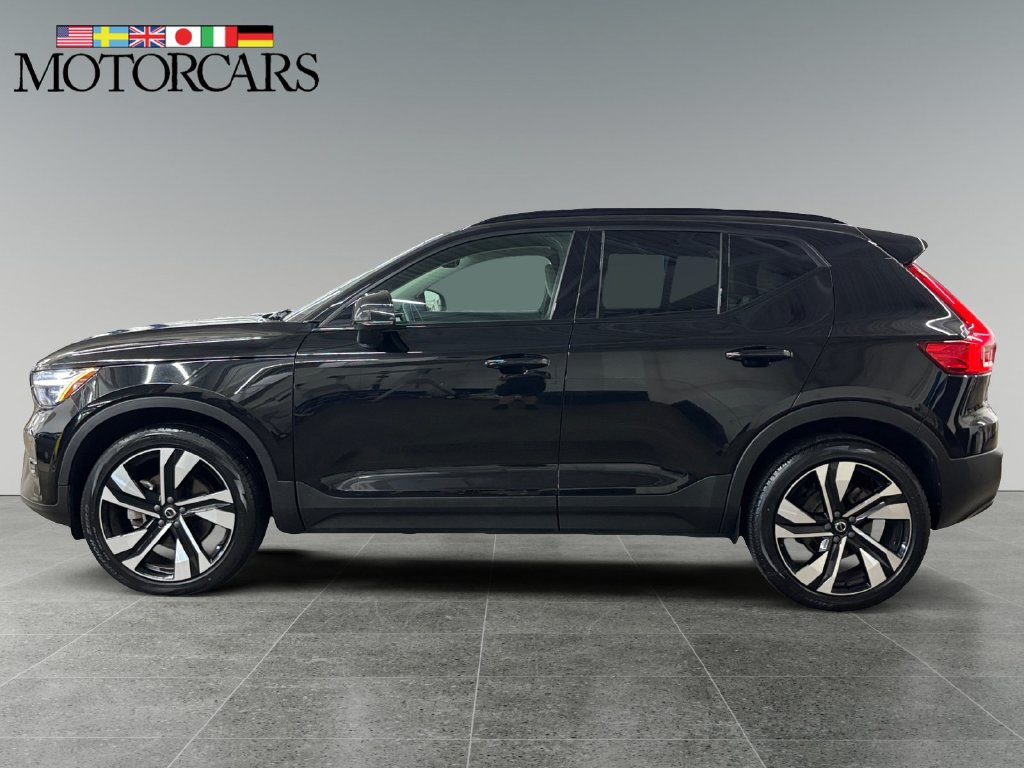 Certified 2024 Volvo XC40 B5 Ultimate w/ Protection Package Premier AWD/4WD image 6