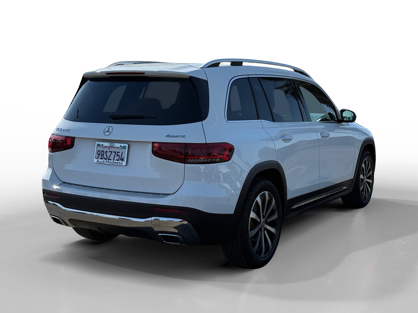 Used 2022 Mercedes-Benz GLB 250 4MATIC image 5