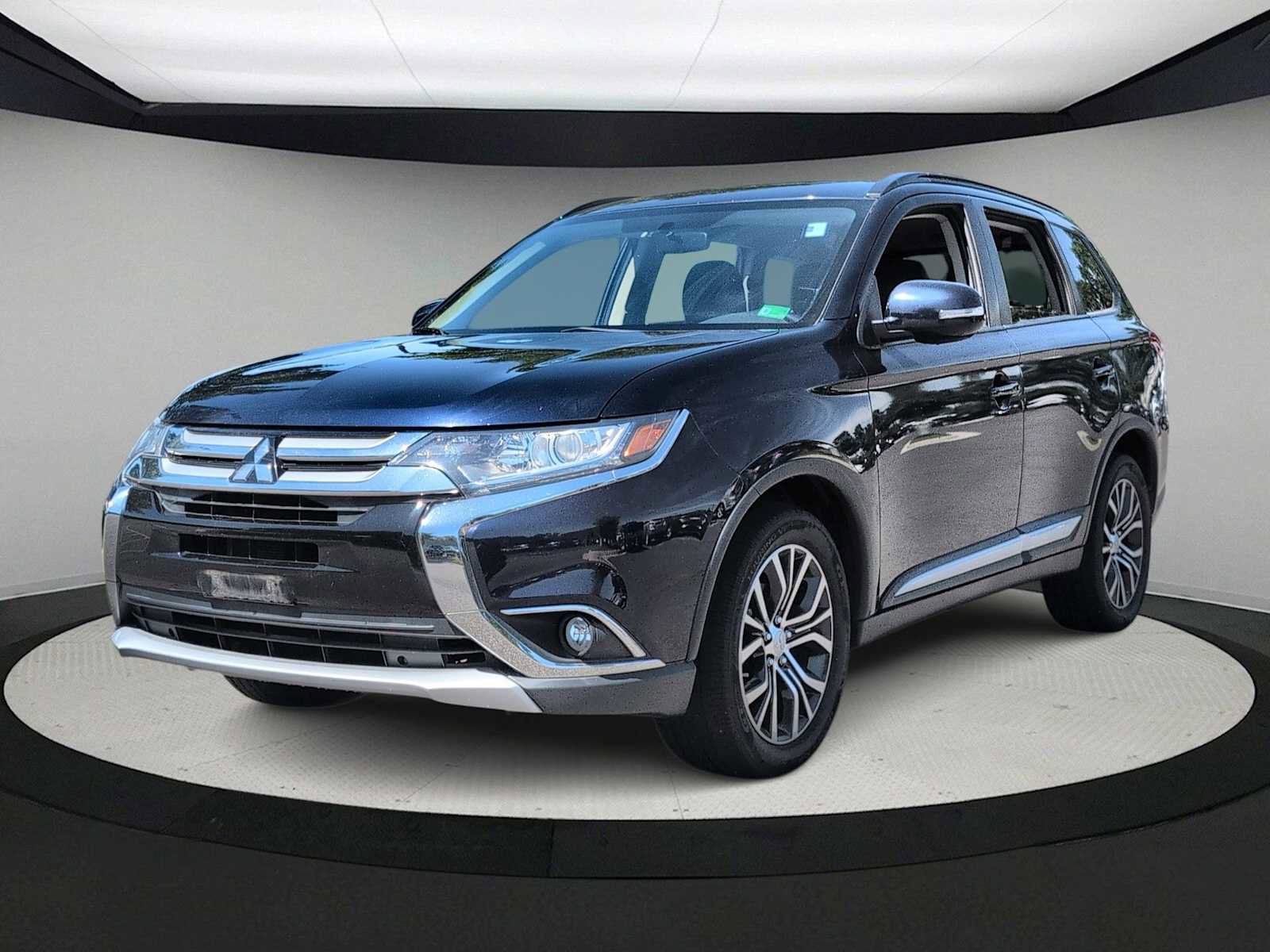 Used 2016 Mitsubishi Outlander SEL AWD/4WD image 4