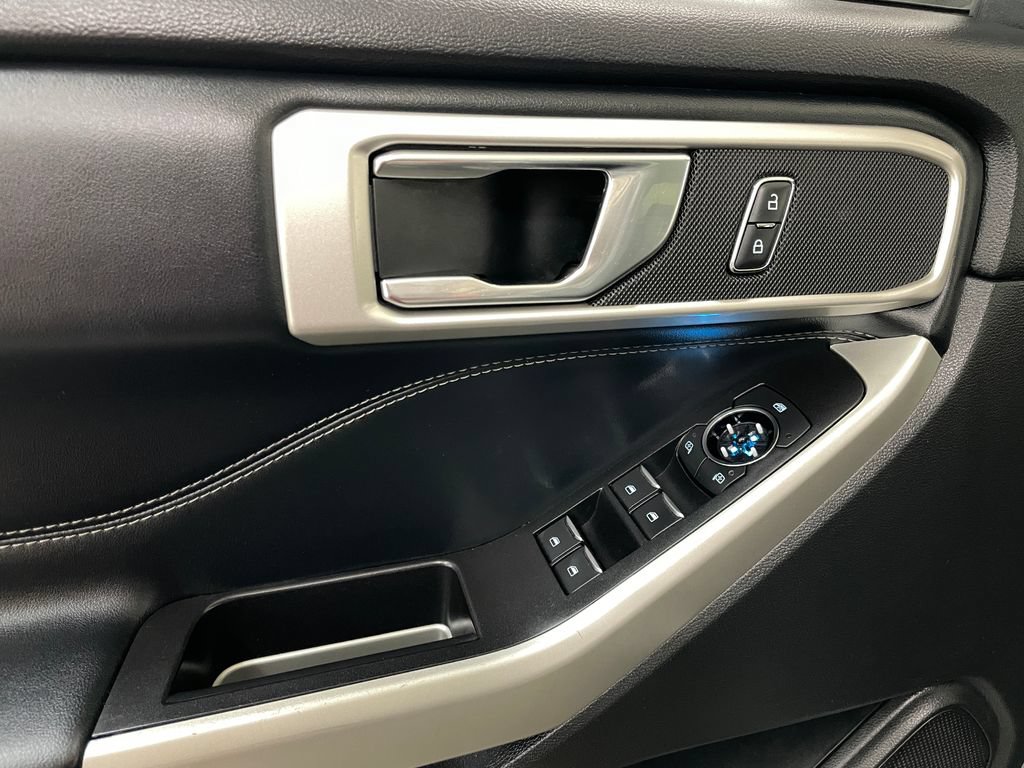 Used 2020 Ford Explorer XLT AWD/4WD image 27