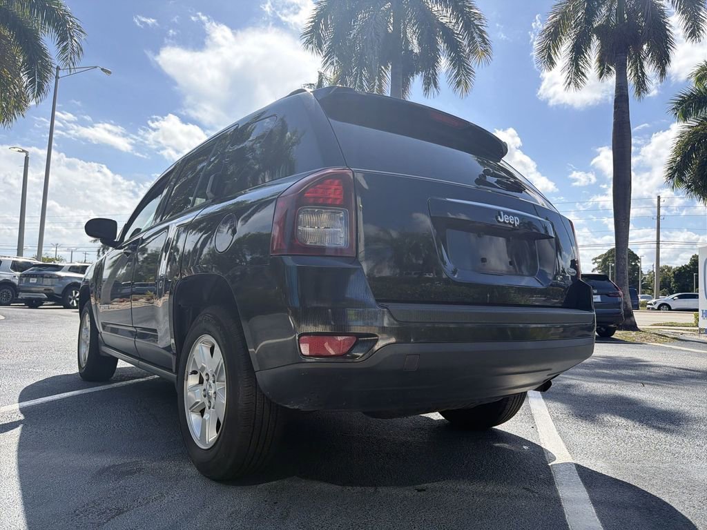 Used 2014 Jeep Compass Latitude FWD image 19