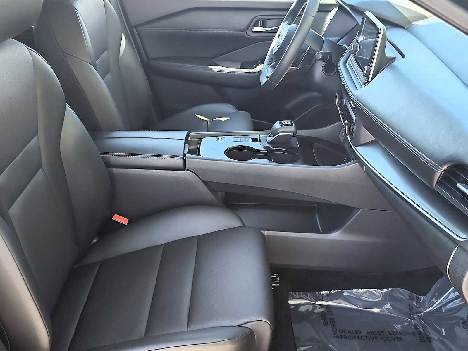 Used 2024 Nissan Rogue SV w/ SV Premium Package image 17