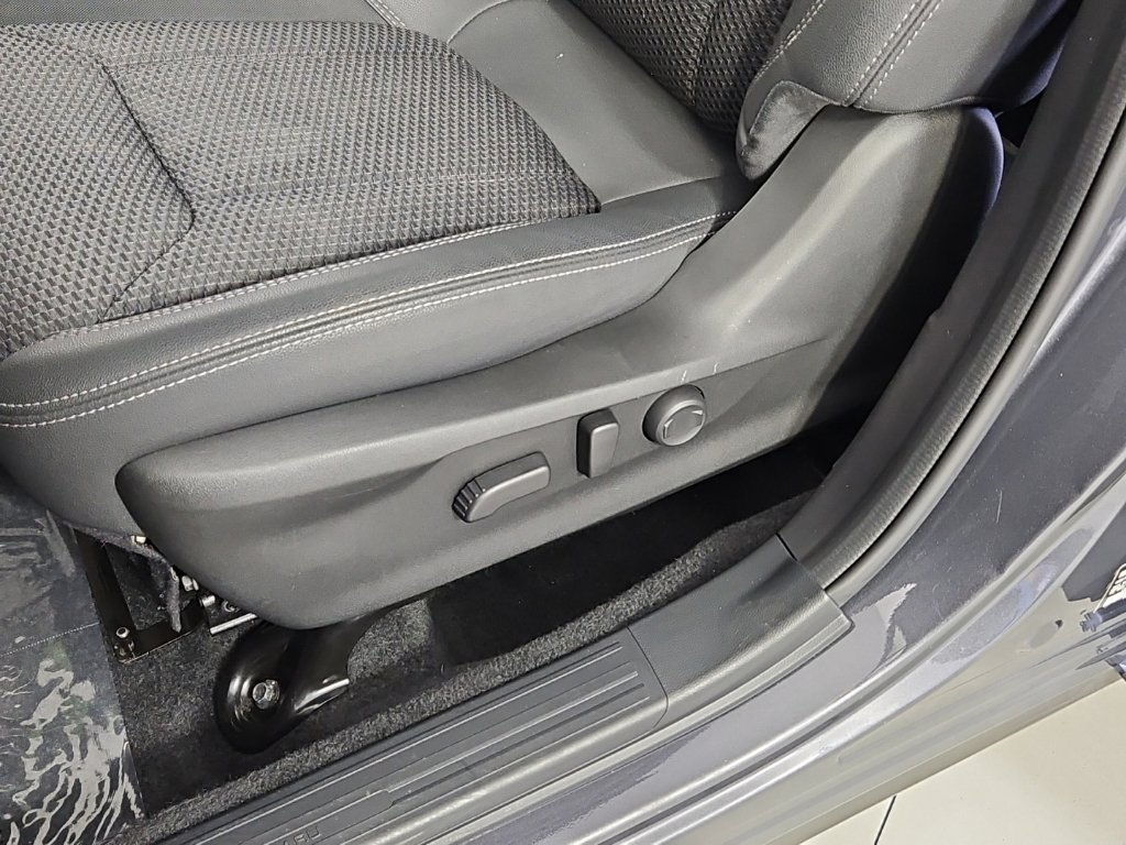 Certified 2024 Subaru Forester Premium AWD/4WD image 23
