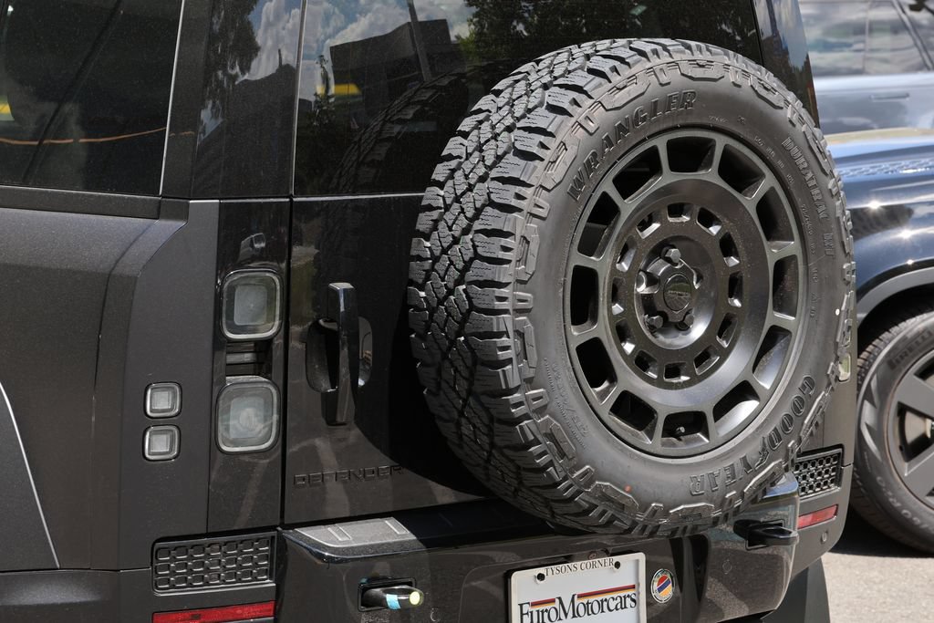 New 2026 Land Rover Defender 110 OCTA AWD/4WD image 7