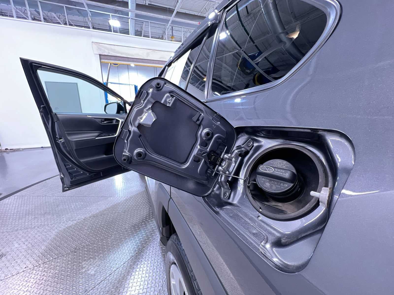 Used 2019 Toyota RAV4 LE w/ Carpet Mat Package FWD image 41