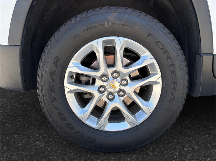 Used 2023 Chevrolet Traverse LS FWD image 14