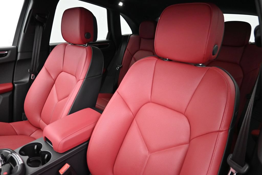New 2026 Porsche Macan AWD/4WD image 5