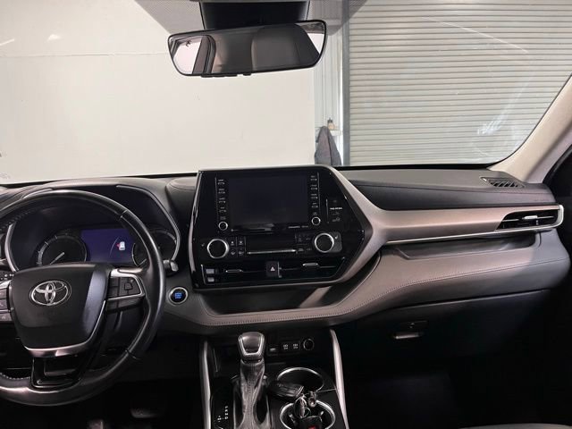 Used 2021 Toyota Highlander XLE FWD image 20