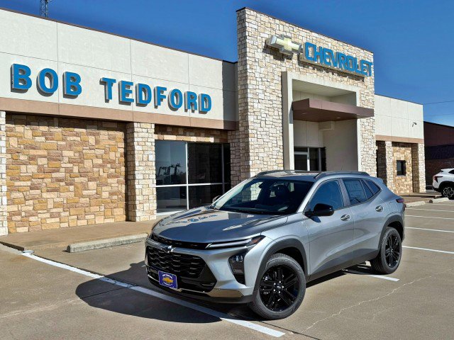 New 2026 Chevrolet Trax ACTIV w/ Driver Confidence Package FWD image 1