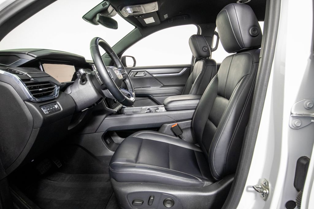 Used 2024 GMC Acadia Elevation image 8