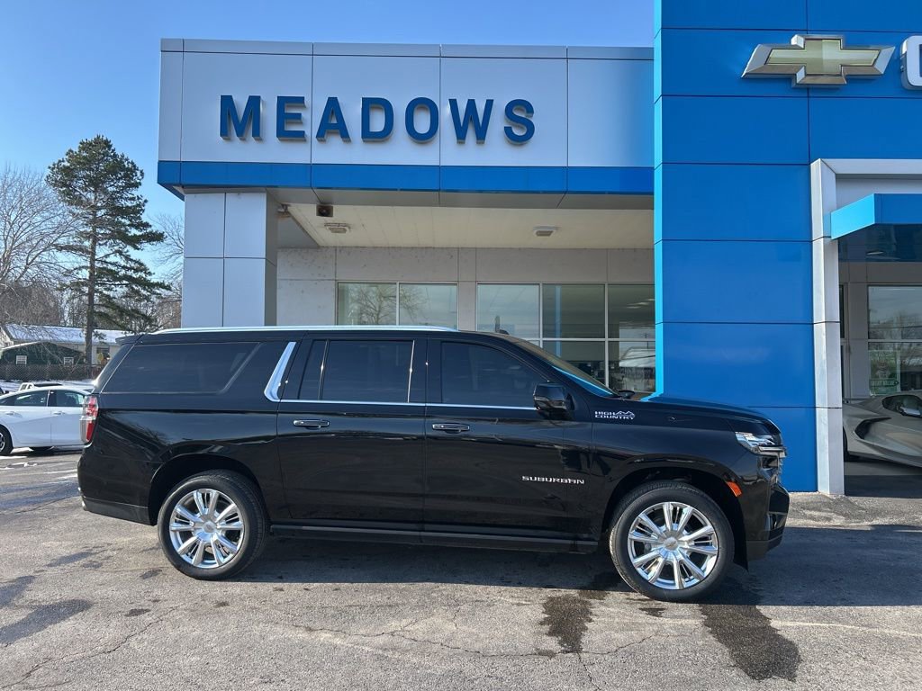 Used 2024 Chevrolet Suburban High Country w/ Advanced Technology Package image 2