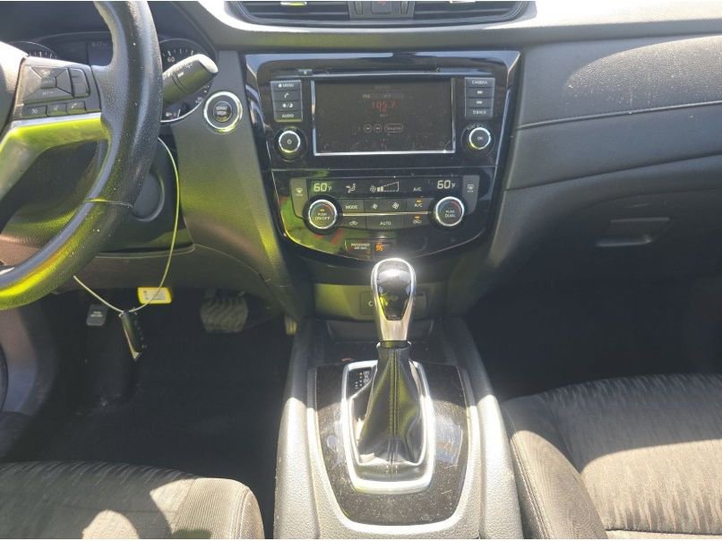 Used 2019 Nissan Rogue SV image 16
