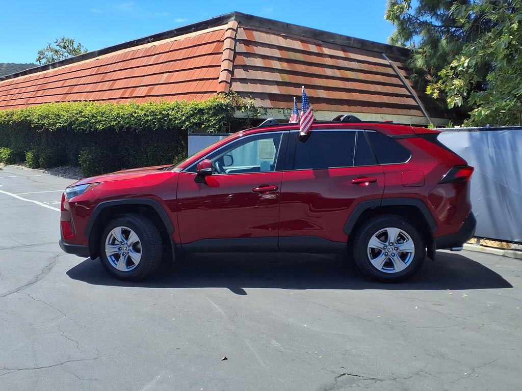 Used 2023 Toyota RAV4 XLE w/ Convenience Package FWD image 3