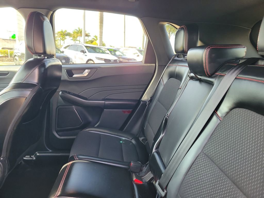 Used 2025 Ford Escape ST-Line image 16