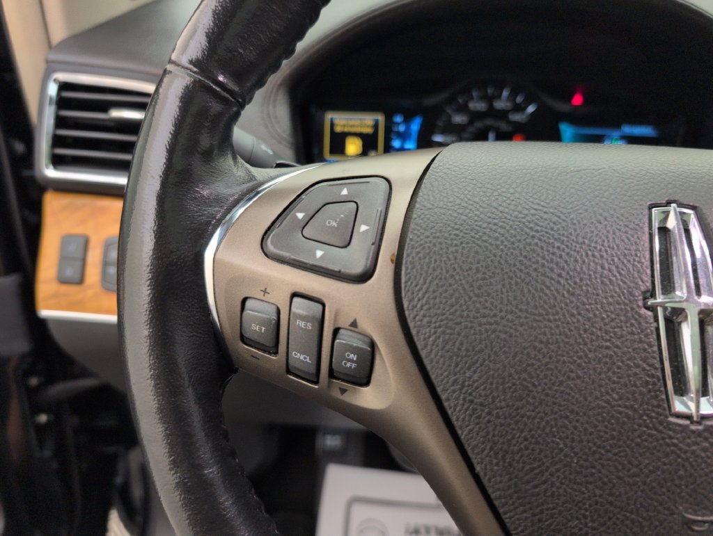 Used 2013 Lincoln MKX FWD image 35