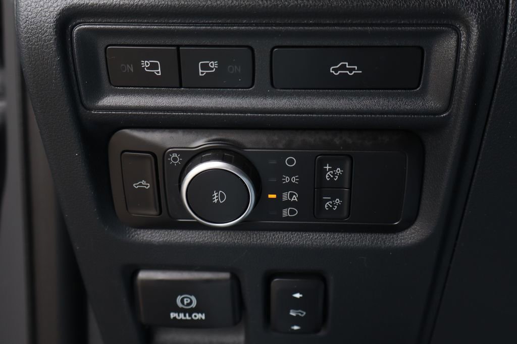 Used 2021 Ford F150 Lariat AWD/4WD image 24