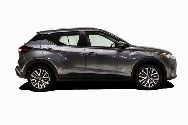 Used 2024 Nissan Kicks SV image 4