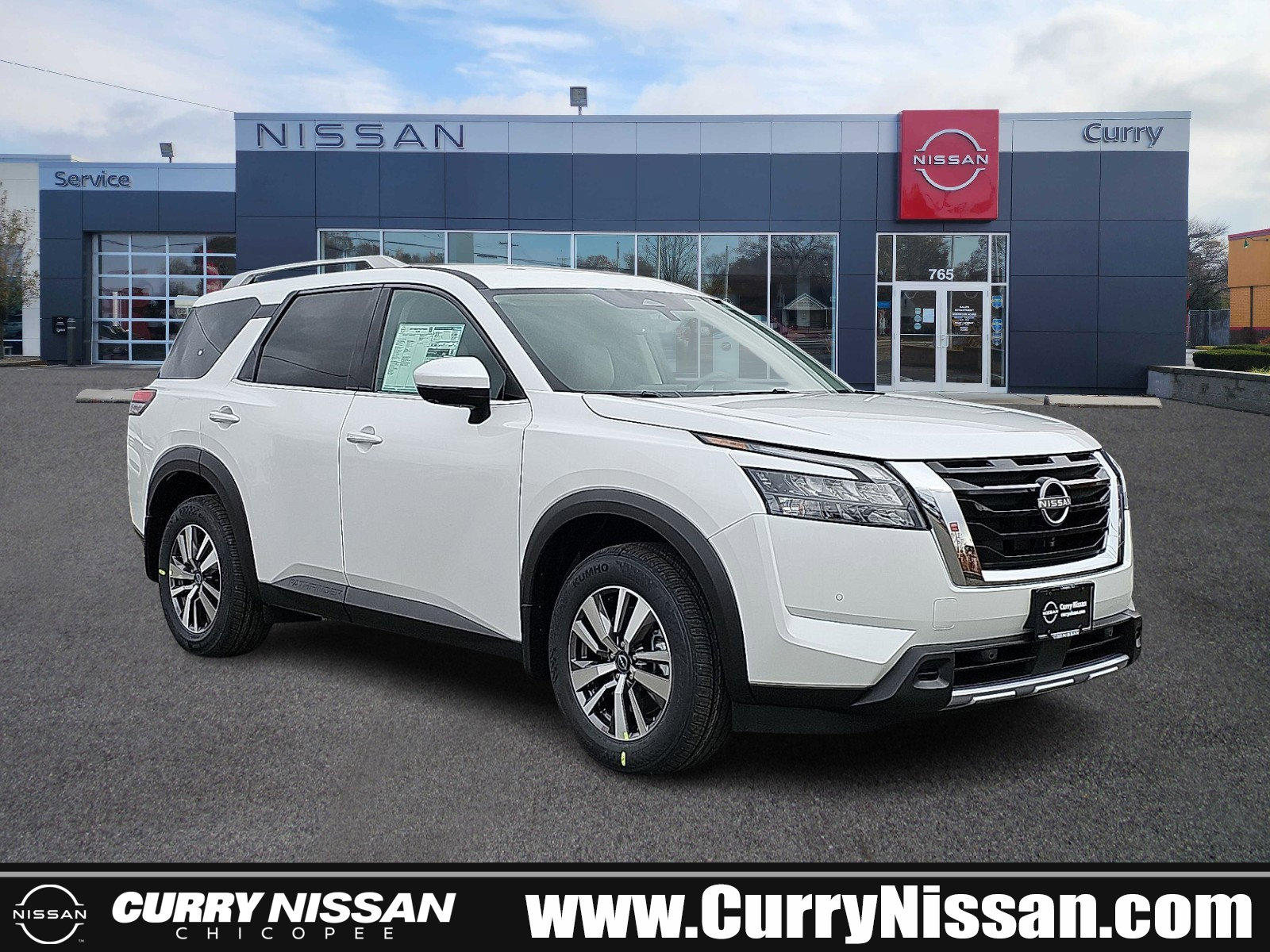 New 2025 Nissan Pathfinder SL