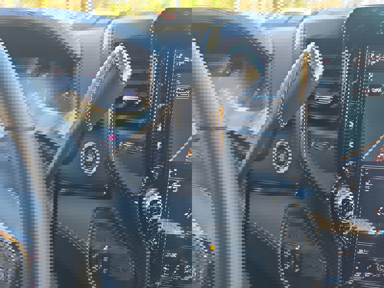 Used 2024 RAM 2500 Limited image 27