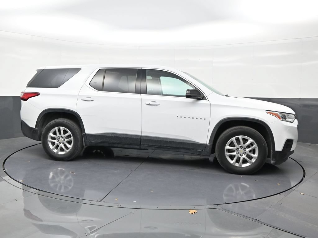 Used 2021 Chevrolet Traverse LS FWD image 6