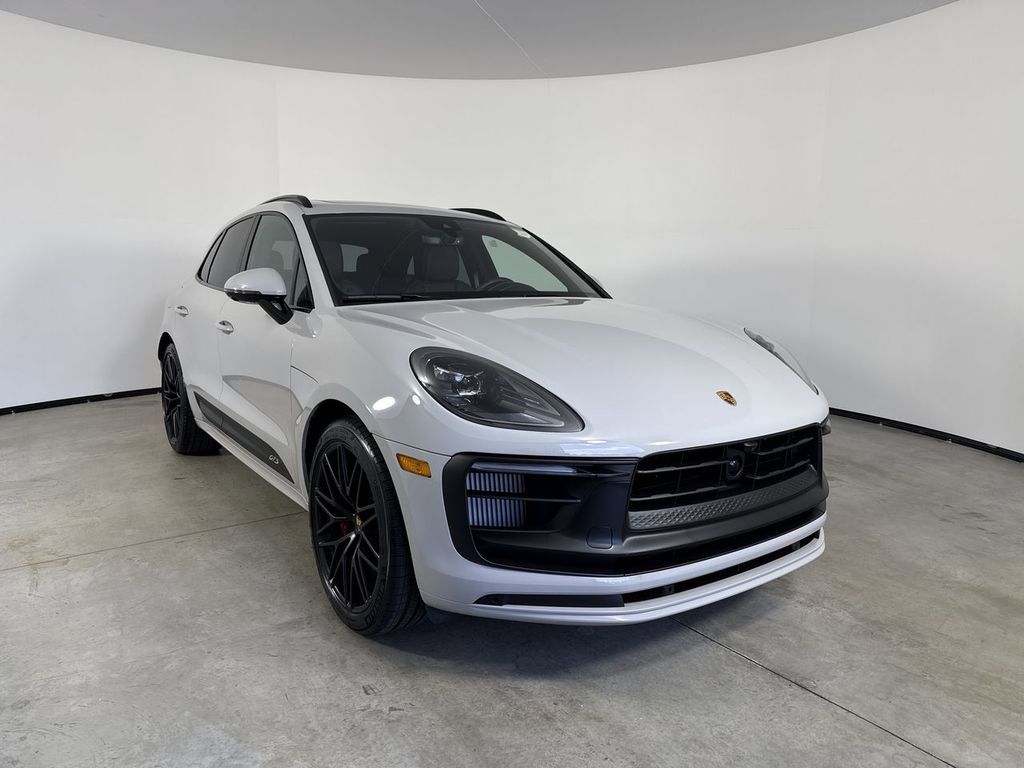 Certified 2025 Porsche Macan GTS AWD/4WD image 9