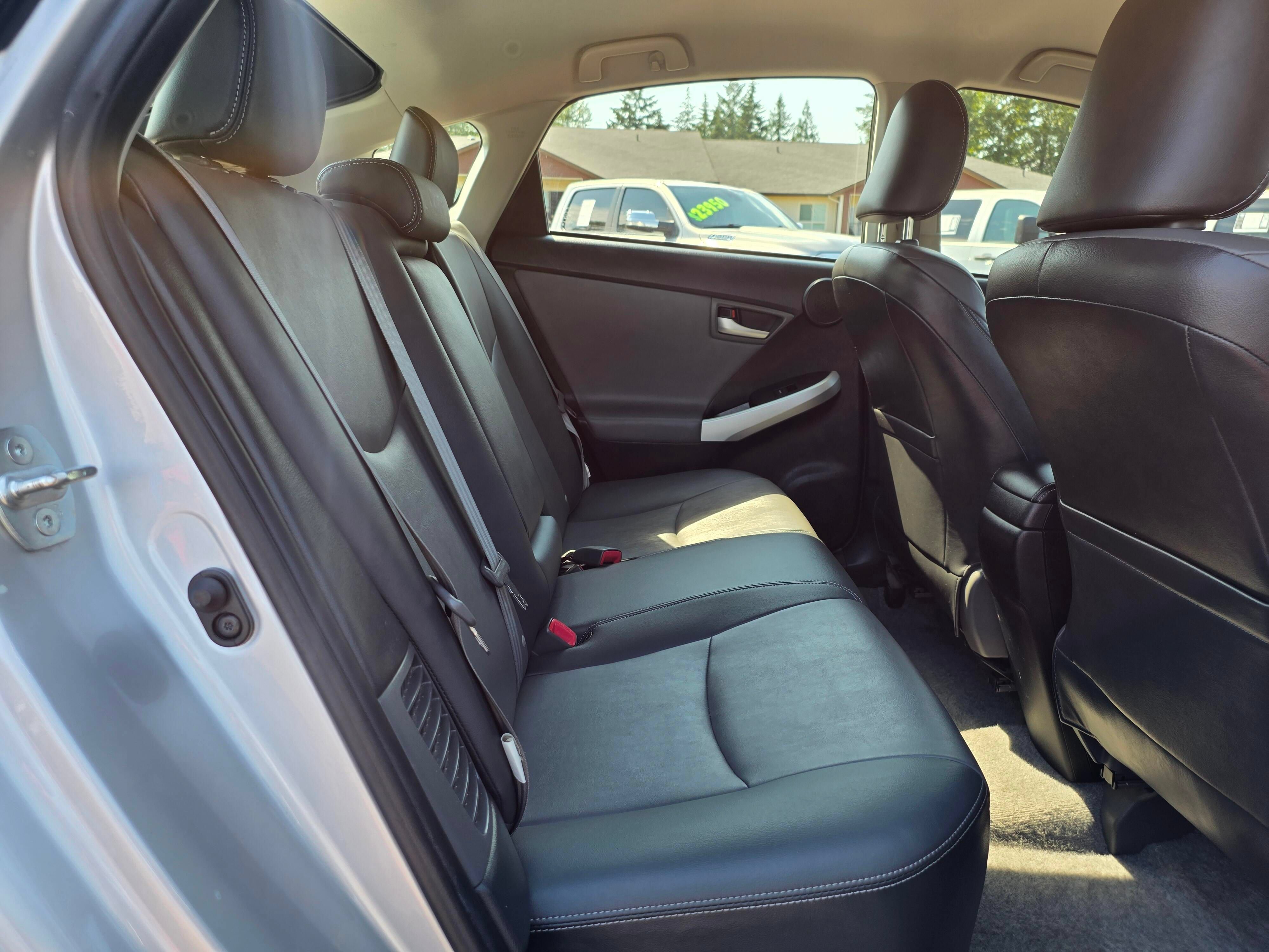 Used 2014 Toyota Prius Four FWD image 25