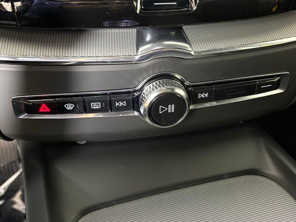 Used 2025 Volvo XC60 T8 Polestar image 28