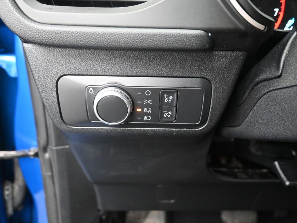 Used 2020 Ford Escape SE image 12
