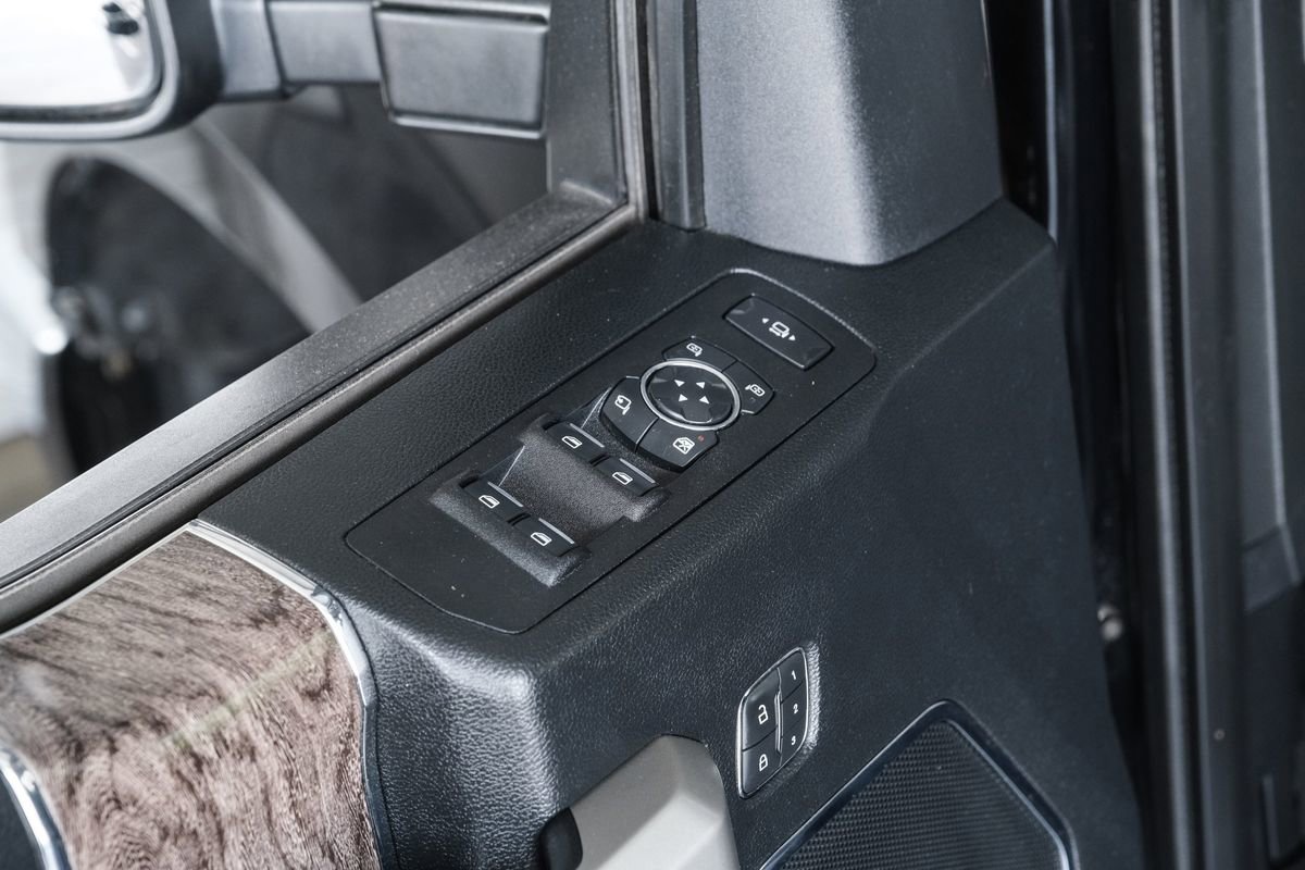 Used 2019 Ford F250 Lariat w/ Lariat Value Package AWD/4WD image 47