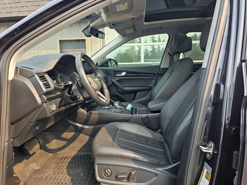 Used 2020 Audi Q5 2.0T Premium w/ Convenience Package AWD/4WD image 23