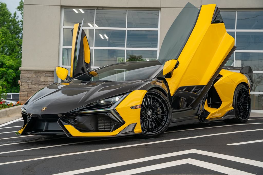 Used 2024 Lamborghini Revuelto AWD/4WD image 2