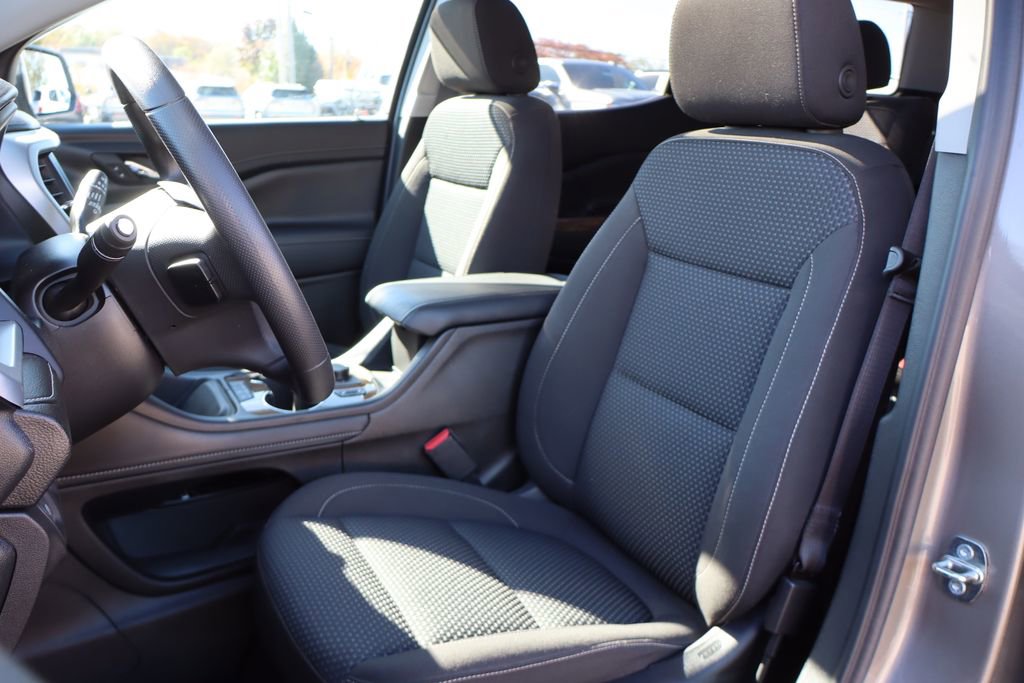 Used 2023 GMC Acadia SLE w/ Driver Convenience Package image 12